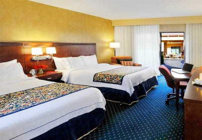 Courtyard By Marriott Phoenix Меса Екстер'єр фото
