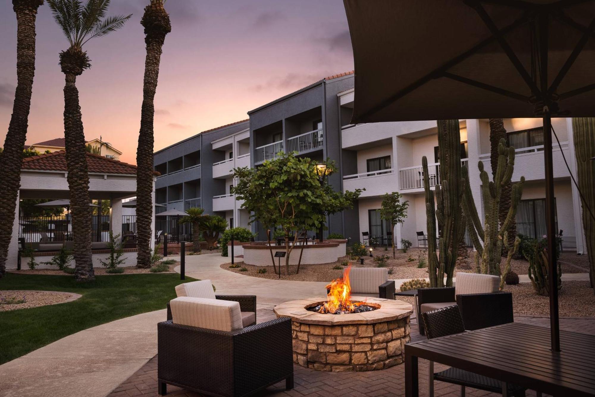 Courtyard By Marriott Phoenix Меса Екстер'єр фото